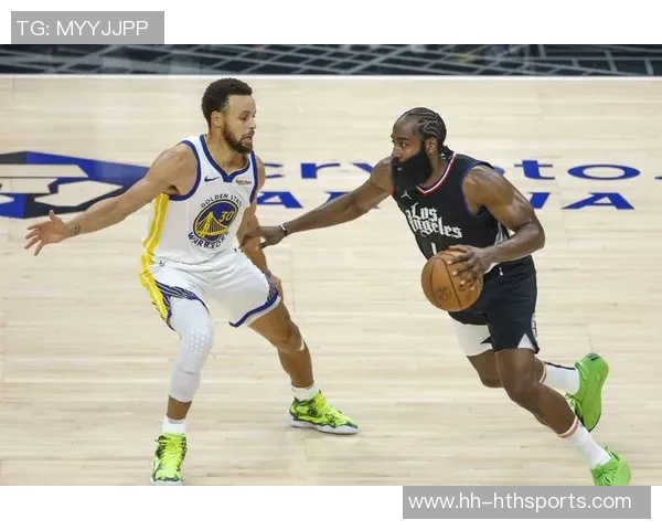 追梦与库里心声交流背后的故事与默契分享 追梦与库里心声交流背后的故事与默契分享