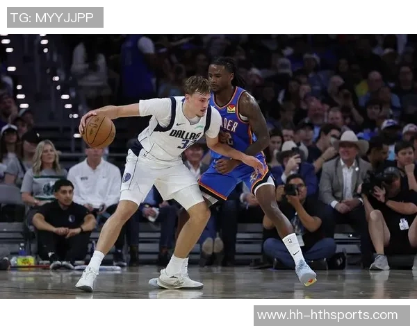 势如破竹的精彩瞬间弗拉格飞身大帽拉塞尔助攻浓眉空中暴扣