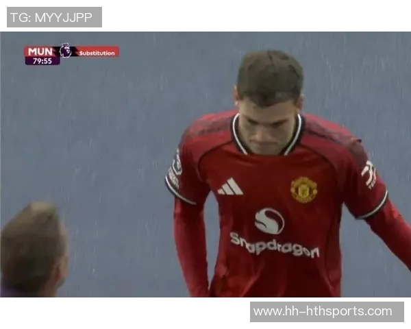 鲁尼批评斯洛特将索博安排在右后卫位置阿莫林若如此必遭严厉指责 鲁尼批评斯洛特将索博安排在右后卫位置阿莫林若如此必遭严厉指责